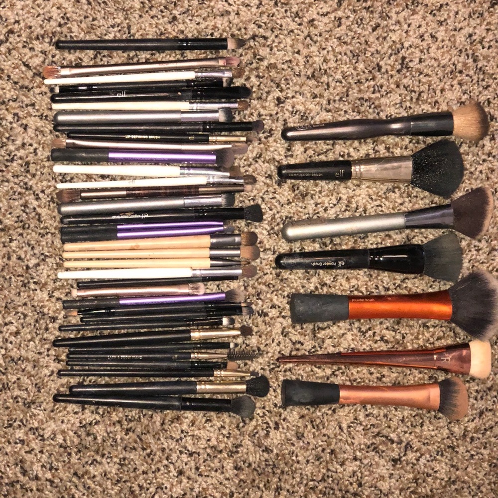 Makeup brushes